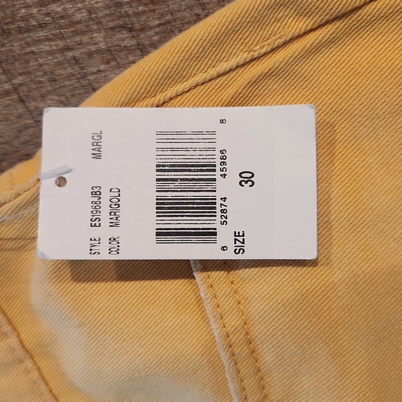 STS Blue-  Layne Shorts. 11" High-rise.  NWT. Size 30 - Picture 2 of 5